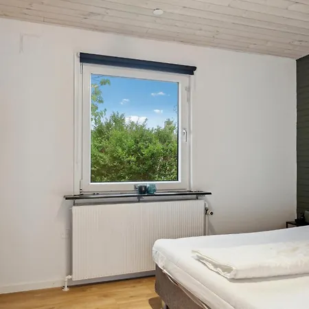 Stunning In With Kitchen