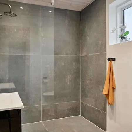 Stunning In With Kitchen Semesterbostad *