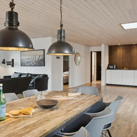 Stunning In With Kitchen *