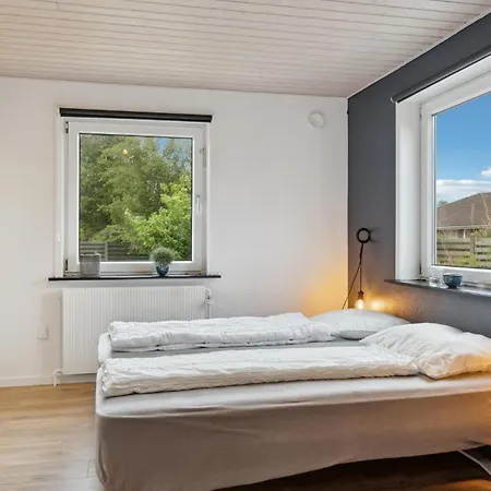 Stunning In With Kitchen Semesterbostad *