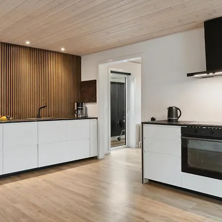 Stunning In With Kitchen *