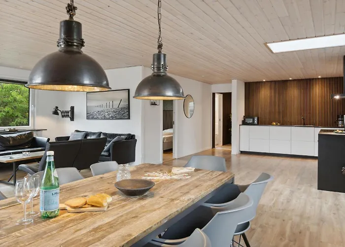 Stunning In With Kitchen *